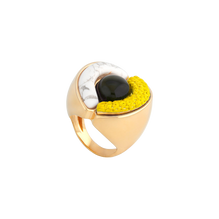 Orfeus Yellow Ring B&W